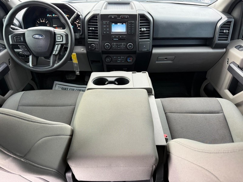 Ford F-150 Vehicle Full-screen Gallery Image 11