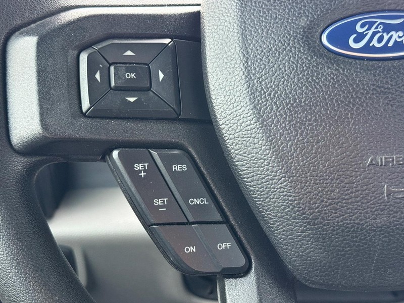 Ford F-150 Vehicle Full-screen Gallery Image 13