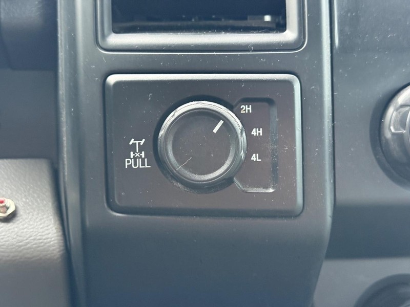 Ford F-150 Vehicle Full-screen Gallery Image 15