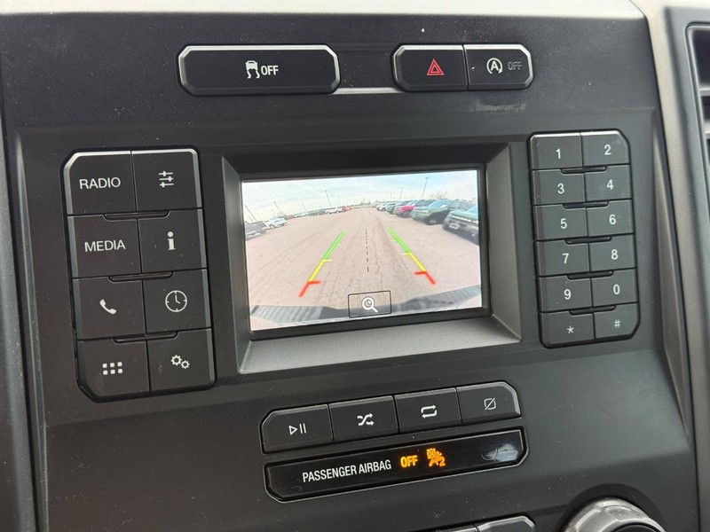 Ford F-150 Vehicle Full-screen Gallery Image 17