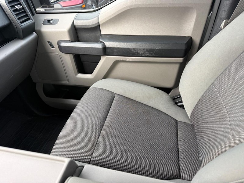 Ford F-150 Vehicle Full-screen Gallery Image 20