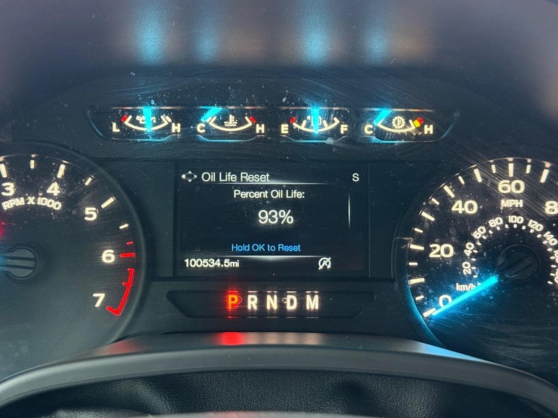 Ford F-150 Vehicle Full-screen Gallery Image 21