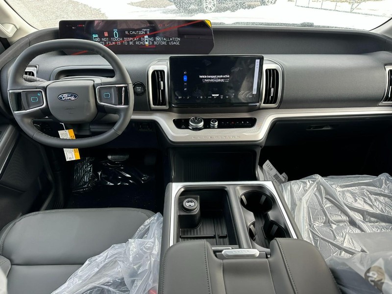 Ford Expedition Max Vehicle Full-screen Gallery Image 6