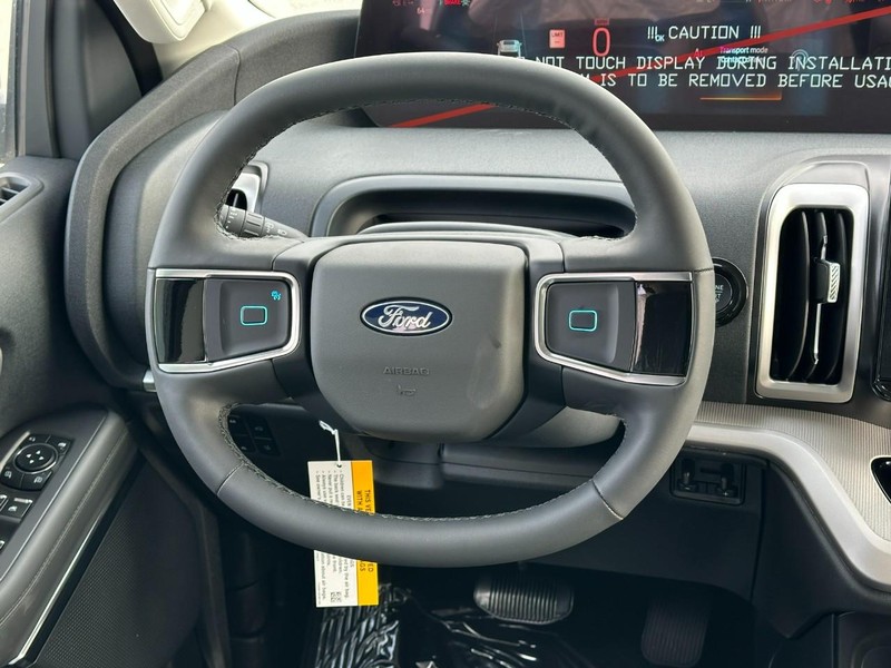 Ford Expedition Max Vehicle Full-screen Gallery Image 7