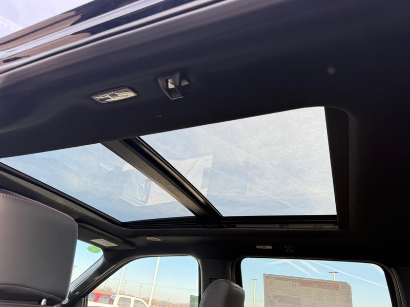 Ford F-150 Vehicle Full-screen Gallery Image 6