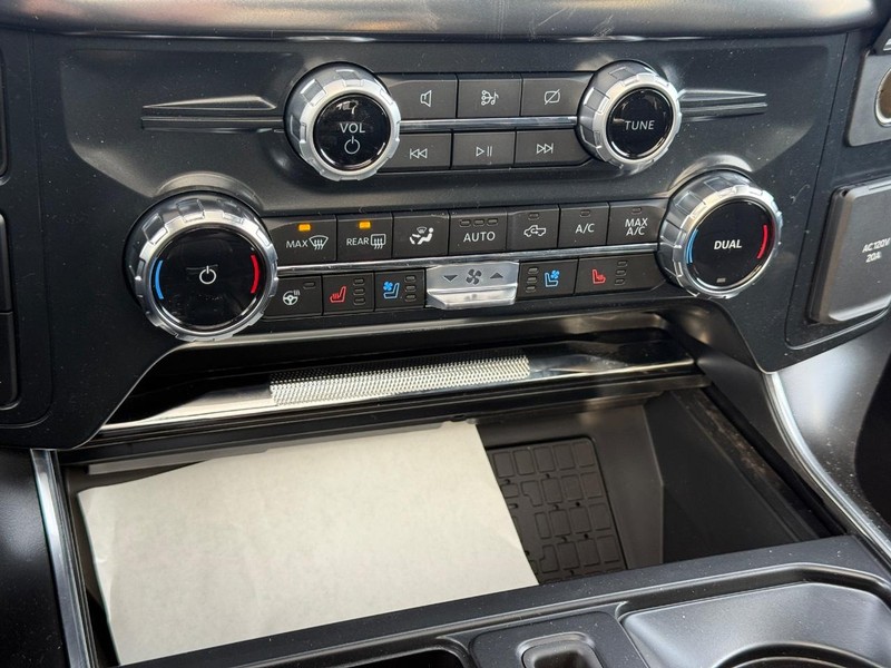 Ford F-150 Vehicle Full-screen Gallery Image 16