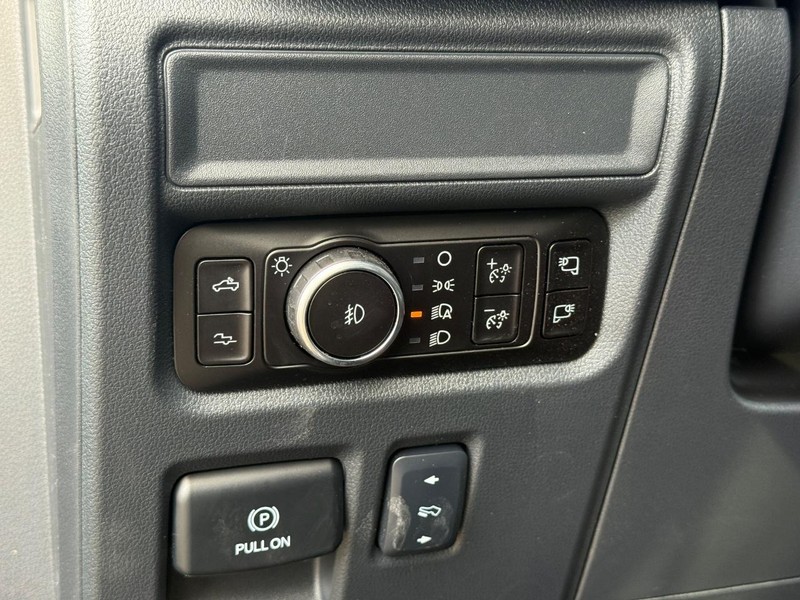 Ford F-150 Vehicle Full-screen Gallery Image 20