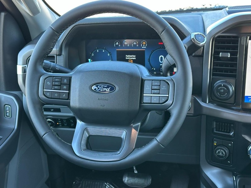 Ford F-150 Vehicle Full-screen Gallery Image 6