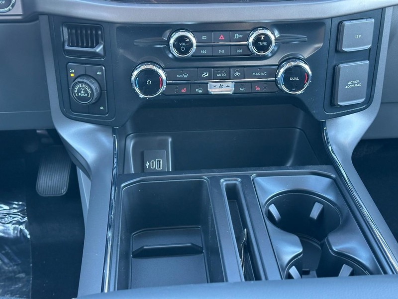 Ford F-150 Vehicle Full-screen Gallery Image 8