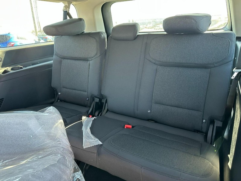 Ford Expedition Max Vehicle Full-screen Gallery Image 5