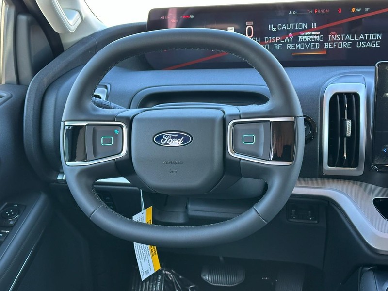 Ford Expedition Max Vehicle Full-screen Gallery Image 7