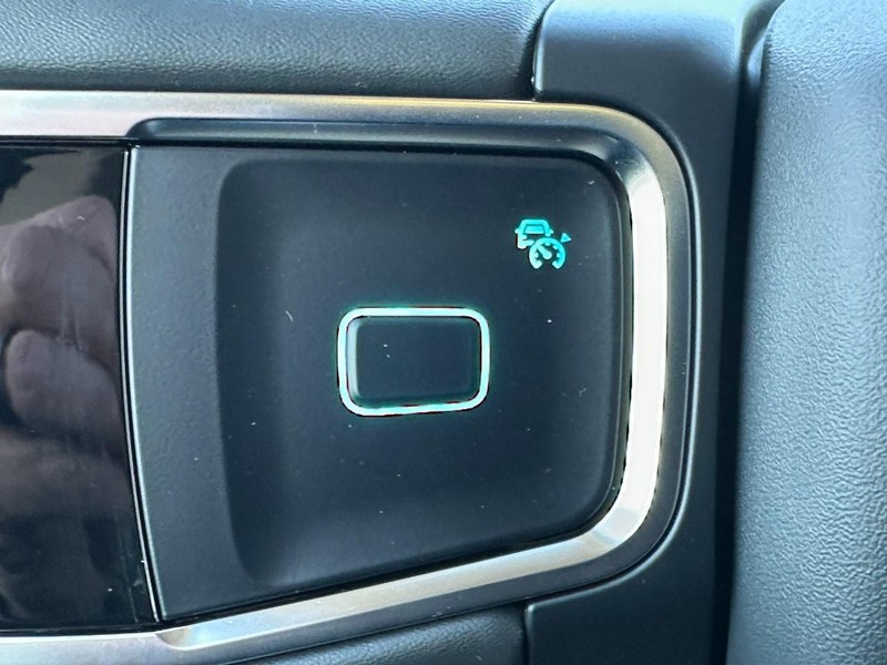 Ford Expedition Max Vehicle Full-screen Gallery Image 12