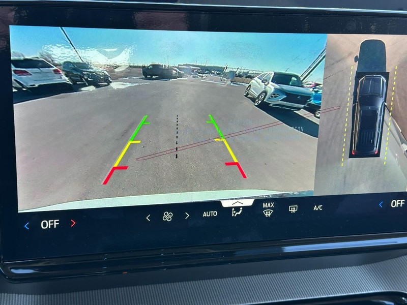 Ford Expedition Max Vehicle Full-screen Gallery Image 14