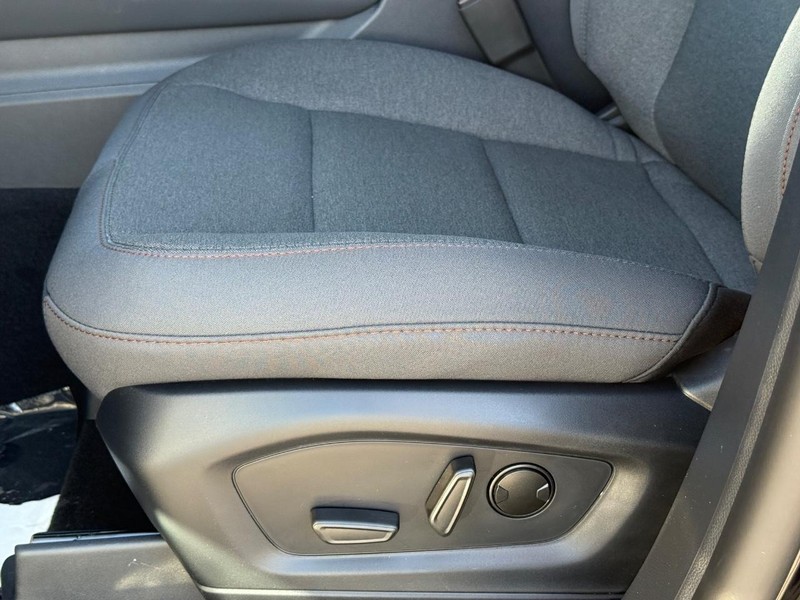 Ford Explorer Vehicle Full-screen Gallery Image 19