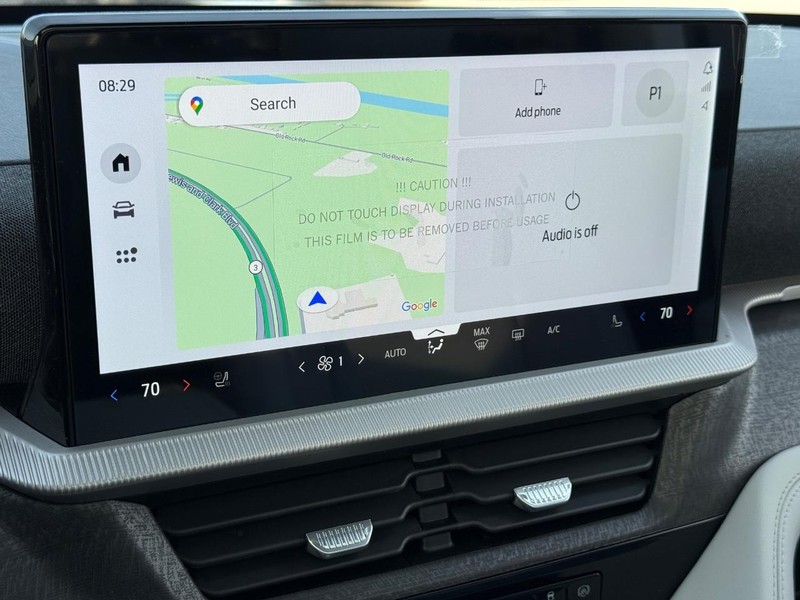 Ford Explorer Vehicle Full-screen Gallery Image 14