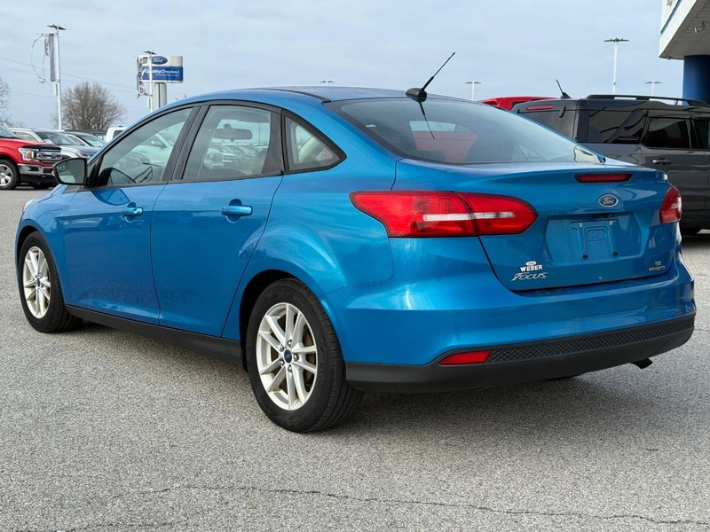 Ford Focus Vehicle Full-screen Gallery Image 3