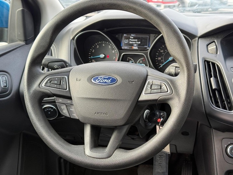 Ford Focus Vehicle Full-screen Gallery Image 13