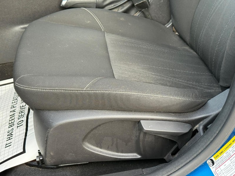 Ford Focus Vehicle Full-screen Gallery Image 24