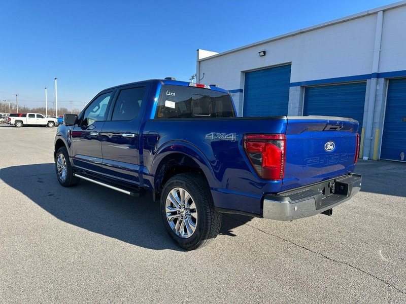 Ford F-150 Vehicle Full-screen Gallery Image 3