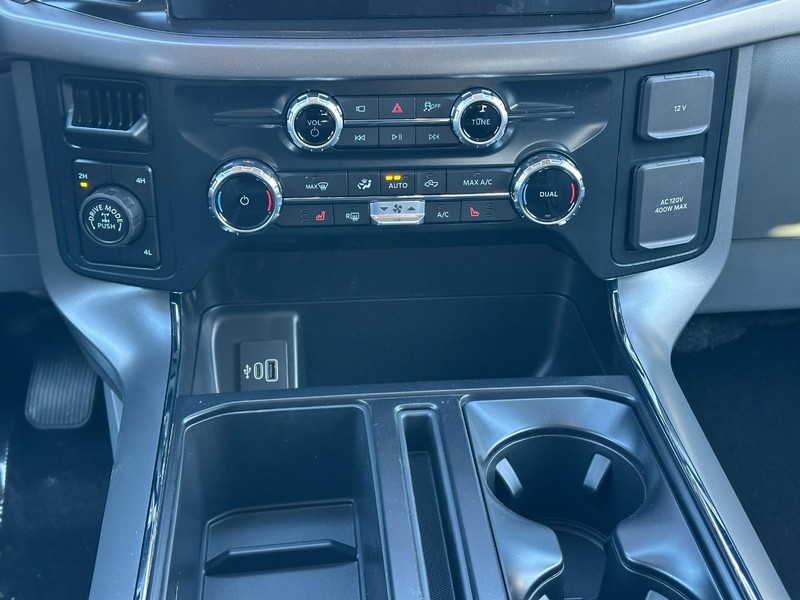 Ford F-150 Vehicle Full-screen Gallery Image 8