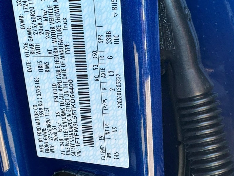 Ford F-150 Vehicle Full-screen Gallery Image 16