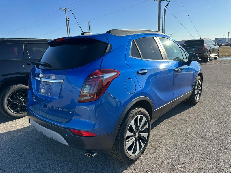 Buick Encore Vehicle Full-screen Gallery Image 3