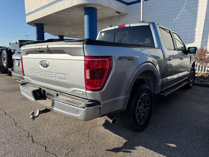 Ford F-150 Vehicle Full-screen Gallery Image 3