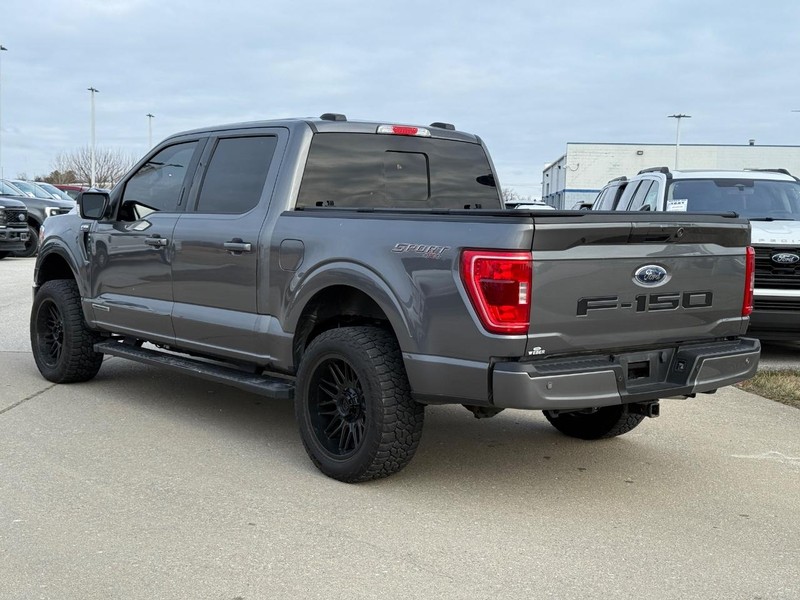 Ford F-150 Vehicle Full-screen Gallery Image 3