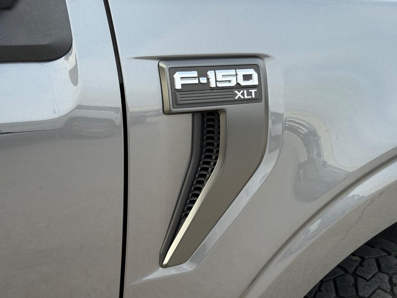 Ford F-150 Vehicle Full-screen Gallery Image 7