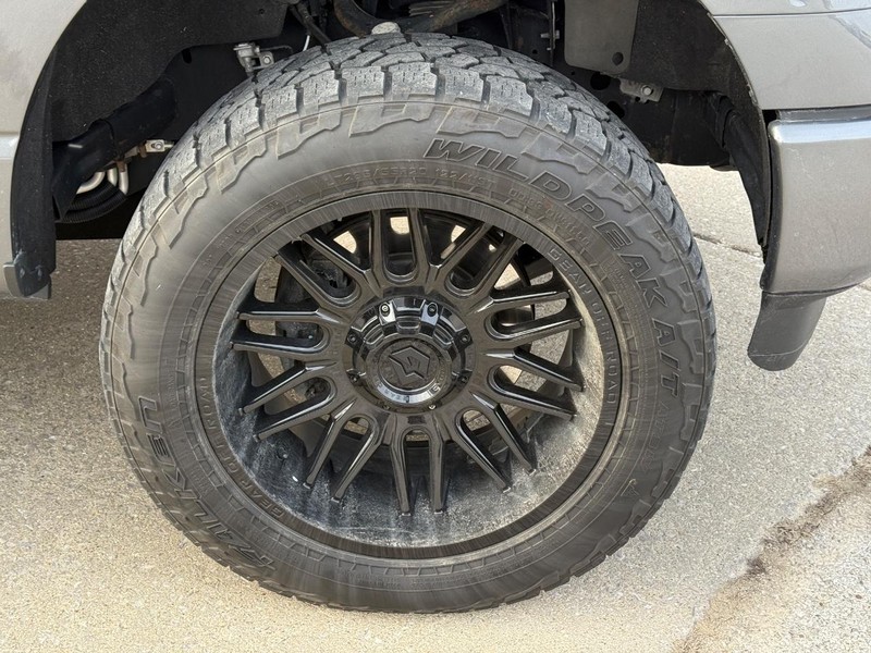 Ford F-150 Vehicle Full-screen Gallery Image 8