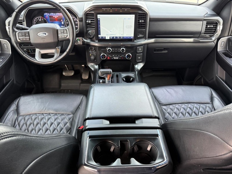 Ford F-150 Vehicle Full-screen Gallery Image 12