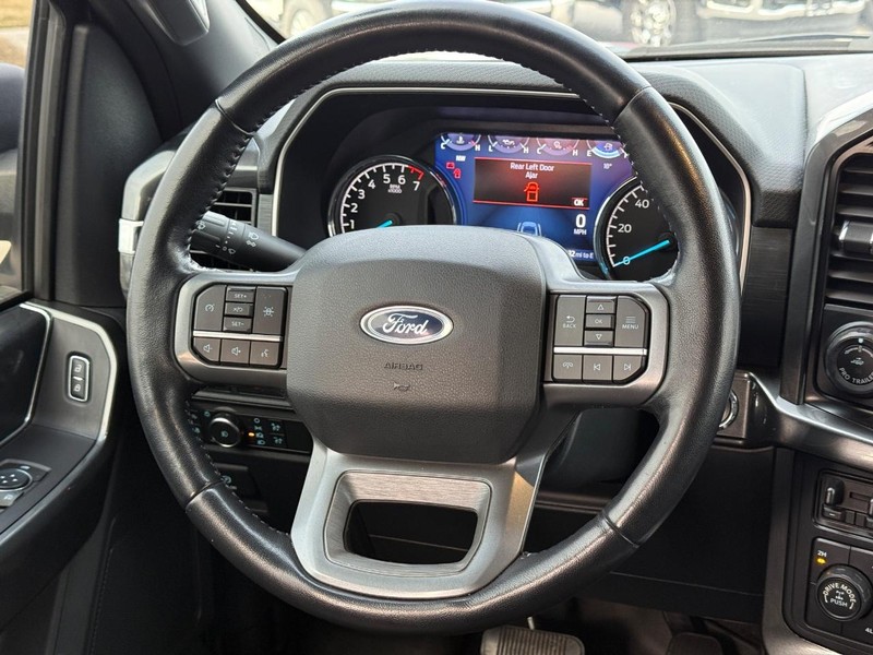 Ford F-150 Vehicle Full-screen Gallery Image 13