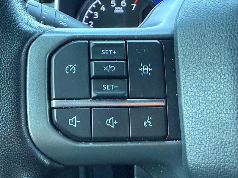 Ford F-150 Vehicle Full-screen Gallery Image 14