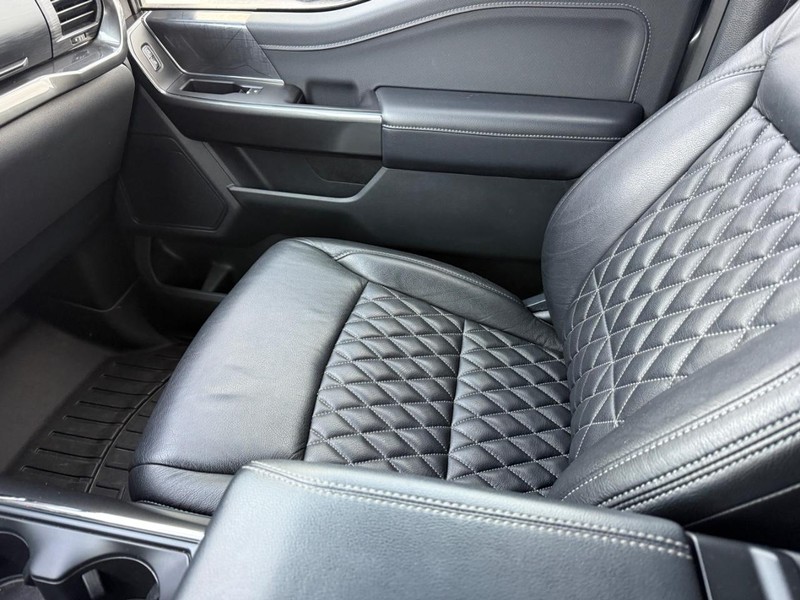 Ford F-150 Vehicle Full-screen Gallery Image 22