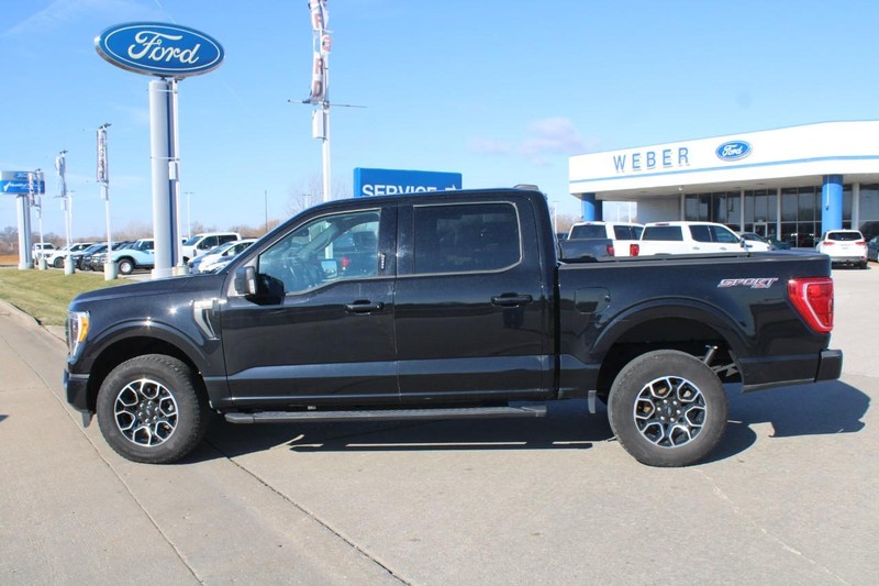 Ford F-150 Vehicle Full-screen Gallery Image 2