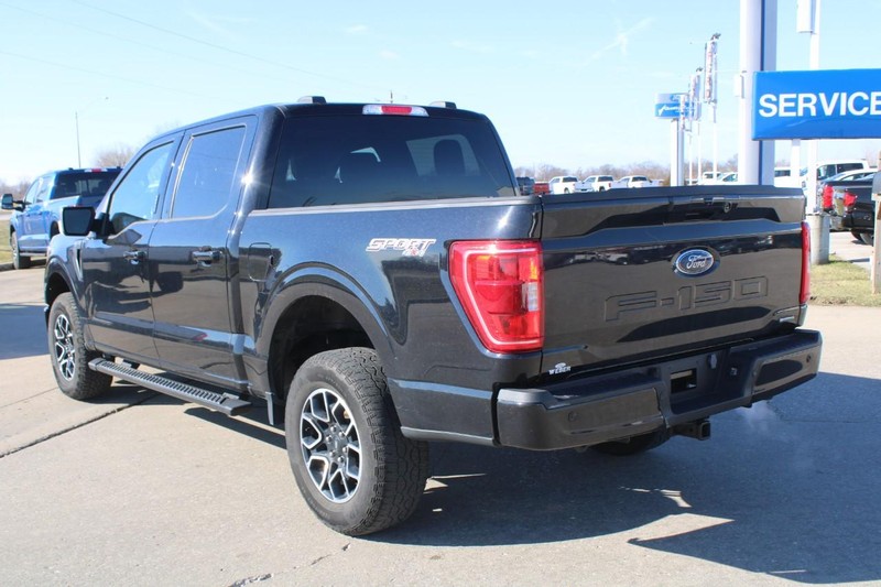 Ford F-150 Vehicle Full-screen Gallery Image 3