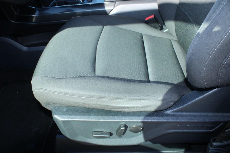 Ford F-150 Vehicle Full-screen Gallery Image 15