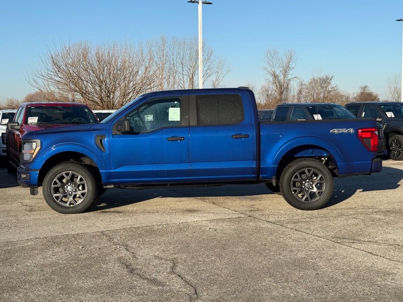 Ford F-150 Vehicle Full-screen Gallery Image 2