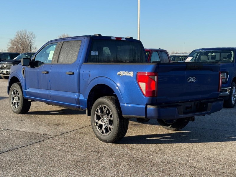 Ford F-150 Vehicle Full-screen Gallery Image 3