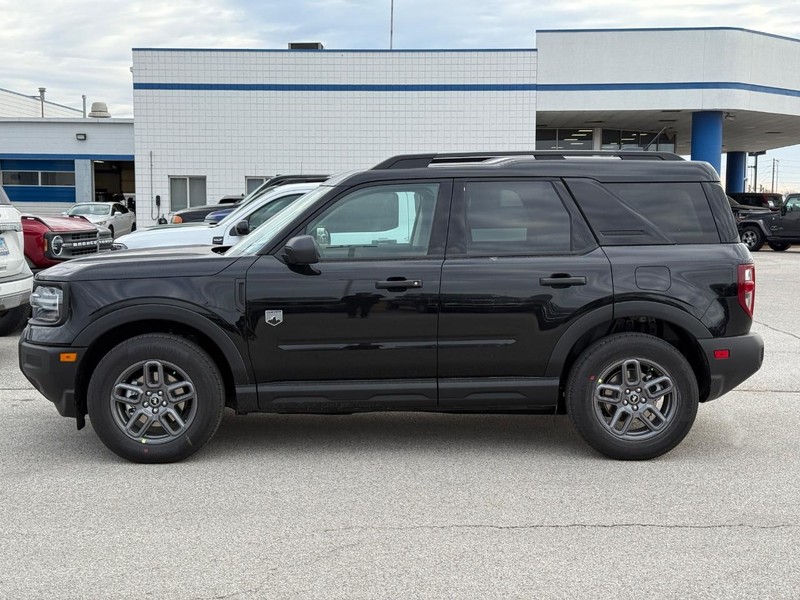 Ford Bronco Sport Vehicle Full-screen Gallery Image 2