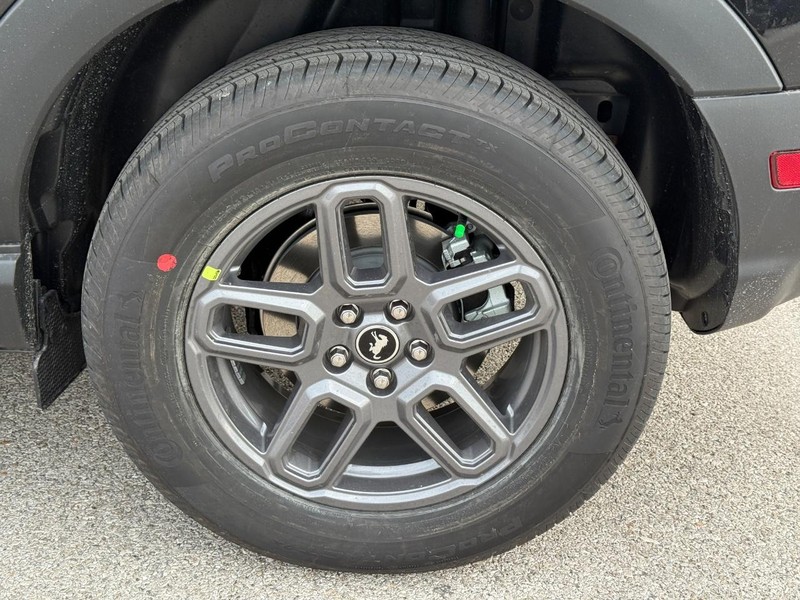 Ford Bronco Sport Vehicle Full-screen Gallery Image 4