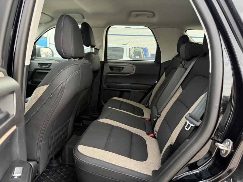 Ford Bronco Sport Vehicle Full-screen Gallery Image 5