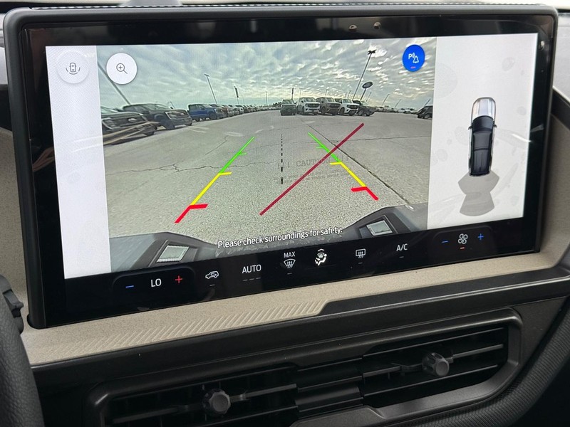 Ford Bronco Sport Vehicle Full-screen Gallery Image 11