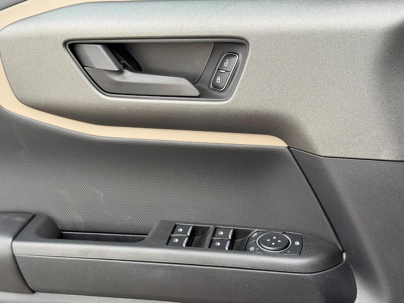 Ford Bronco Sport Vehicle Full-screen Gallery Image 16