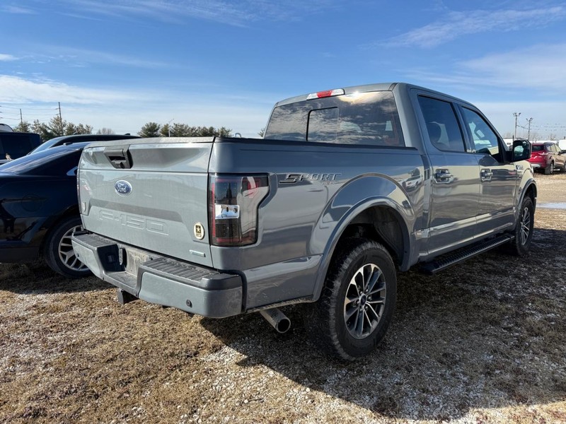 Ford F-150 Vehicle Full-screen Gallery Image 2