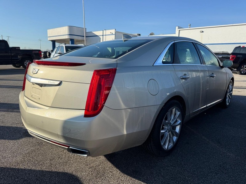 Cadillac XTS Vehicle Full-screen Gallery Image 4