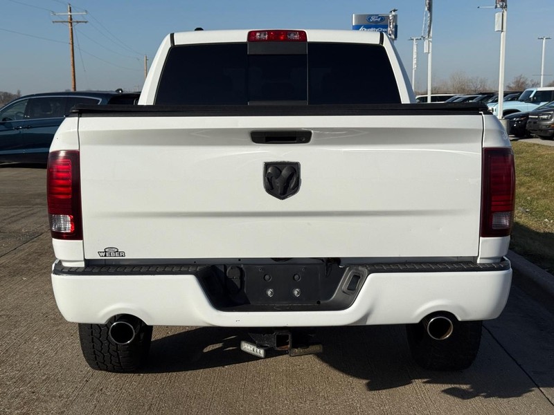 Ram 1500 Vehicle Full-screen Gallery Image 4