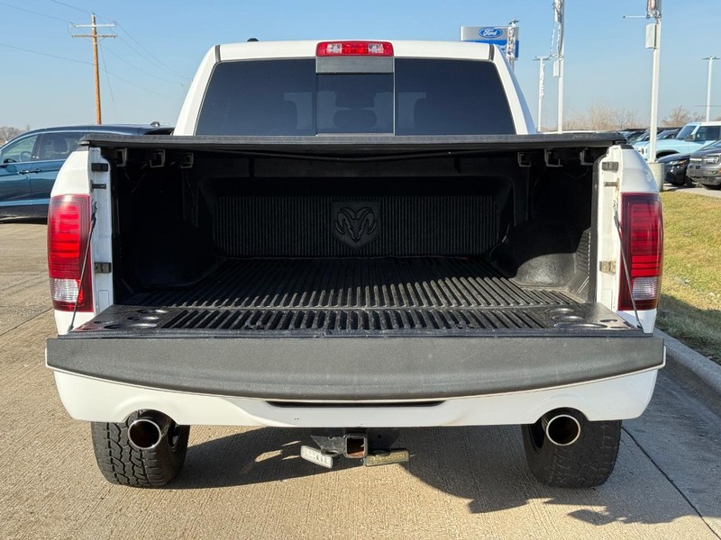 Ram 1500 Vehicle Full-screen Gallery Image 6