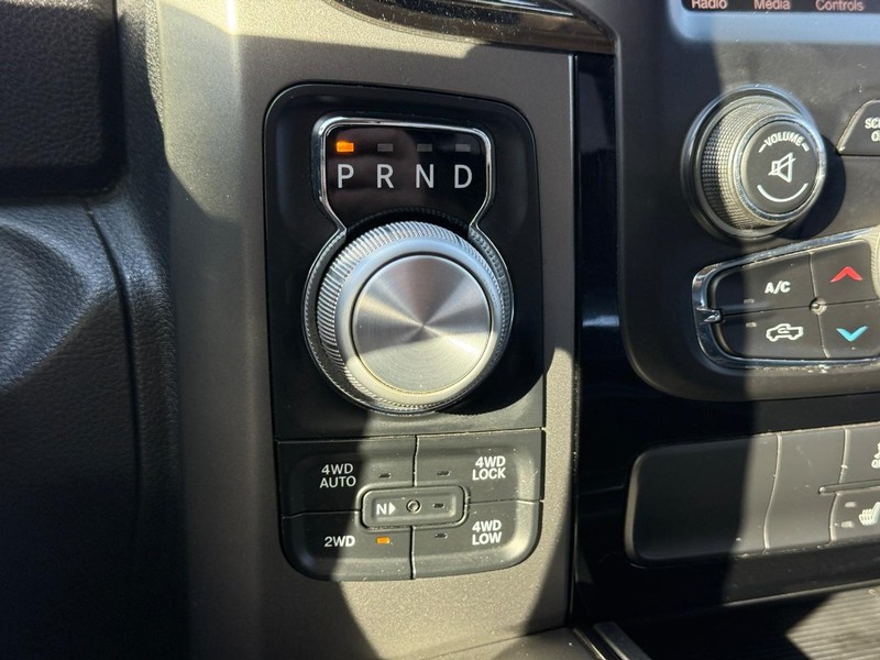 Ram 1500 Vehicle Full-screen Gallery Image 17