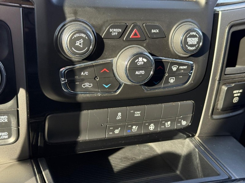 Ram 1500 Vehicle Full-screen Gallery Image 18